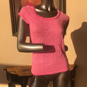 Brand new hot pink tee shirt 💗